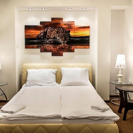 Hotel Hensch Łódź Dış mekan fotoğraf