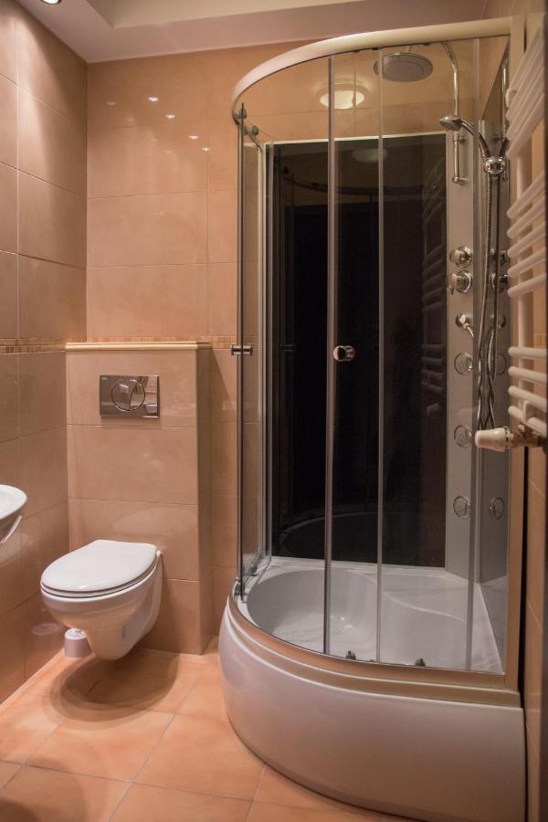 Hotel Hensch Łódź Dış mekan fotoğraf