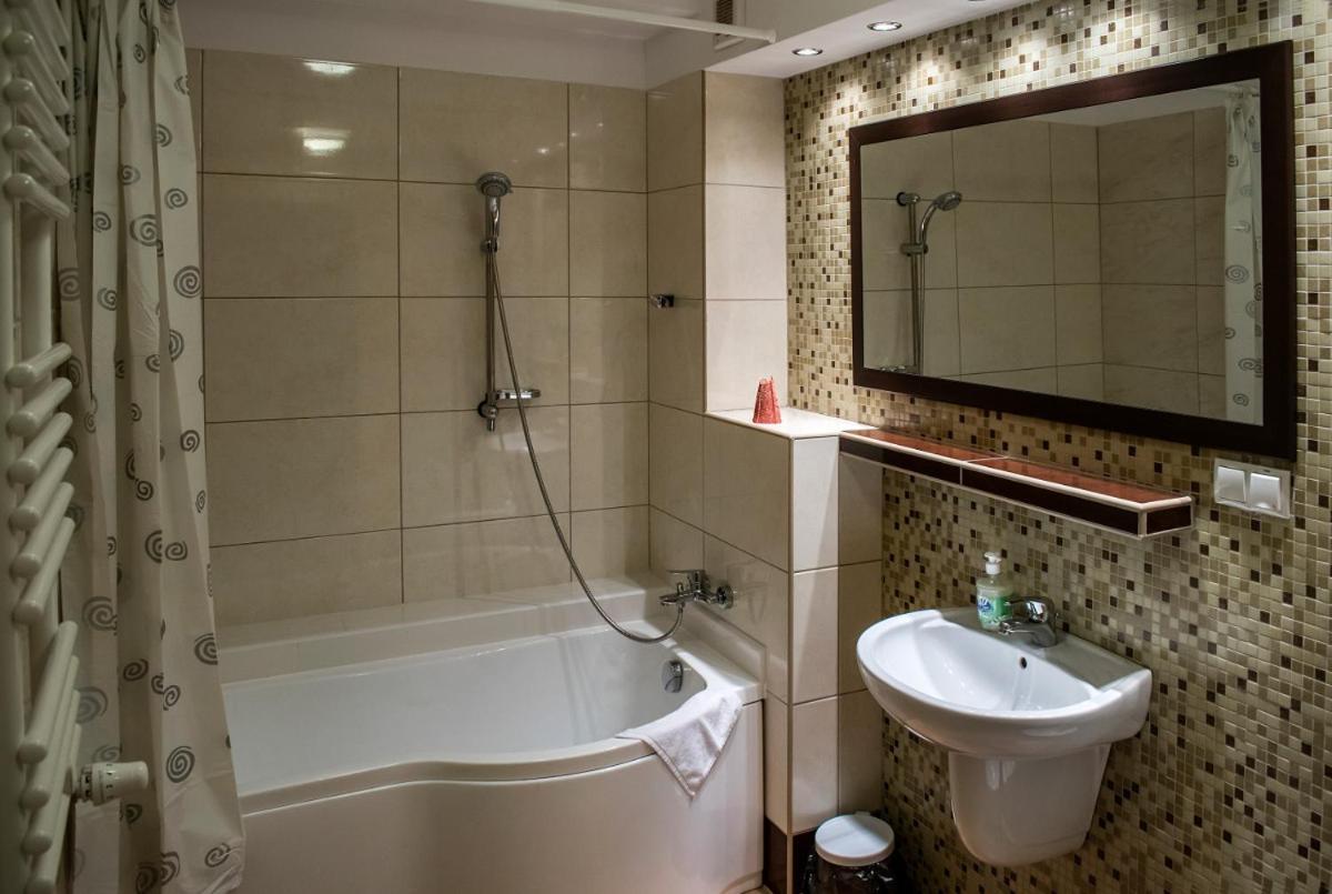 Hotel Hensch Łódź Dış mekan fotoğraf