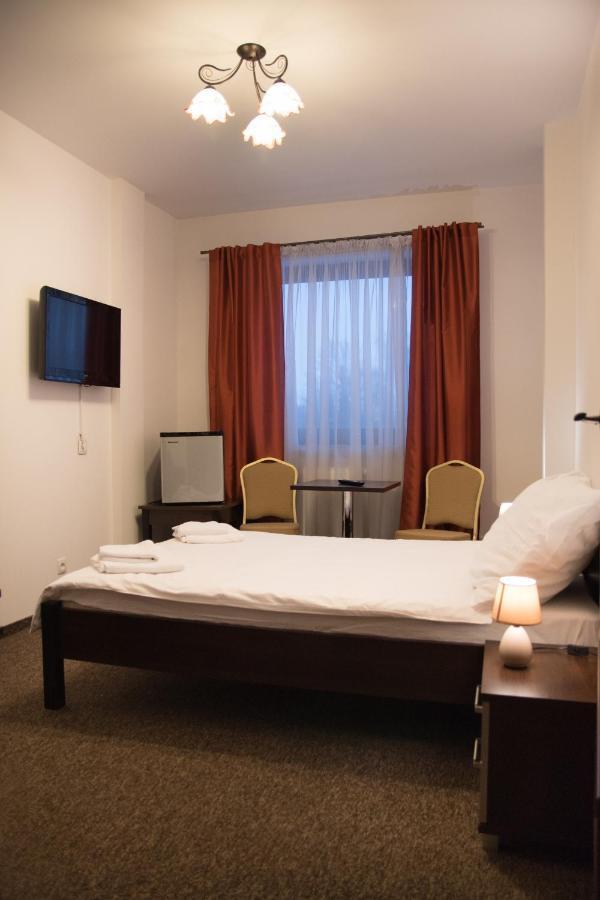 Hotel Hensch Łódź Dış mekan fotoğraf